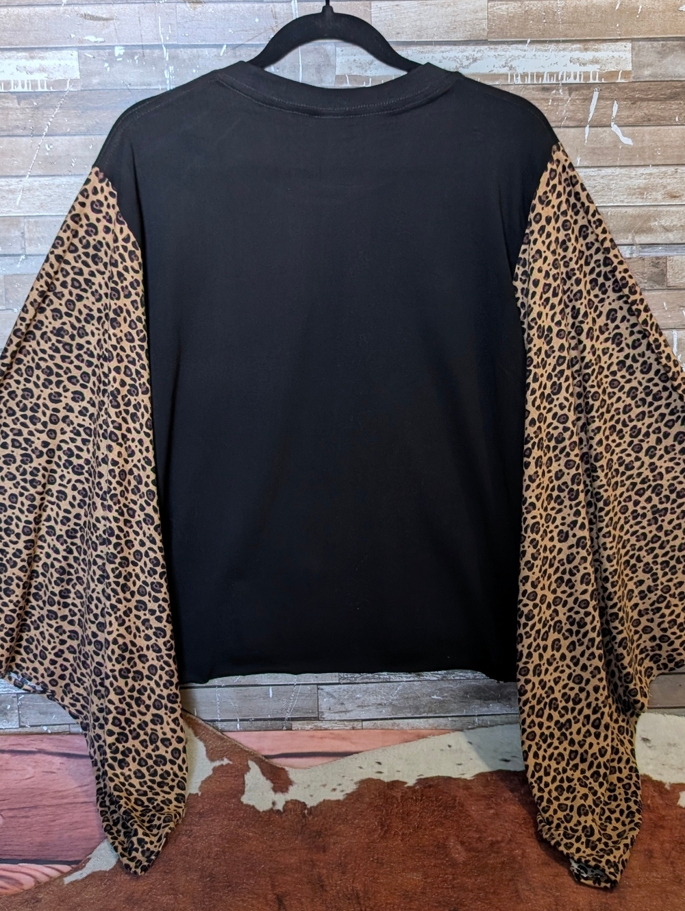 New Handcrafted Free Bird Graphic W Leopard Print Bat Winged Sleeves - Picture 11 of 11